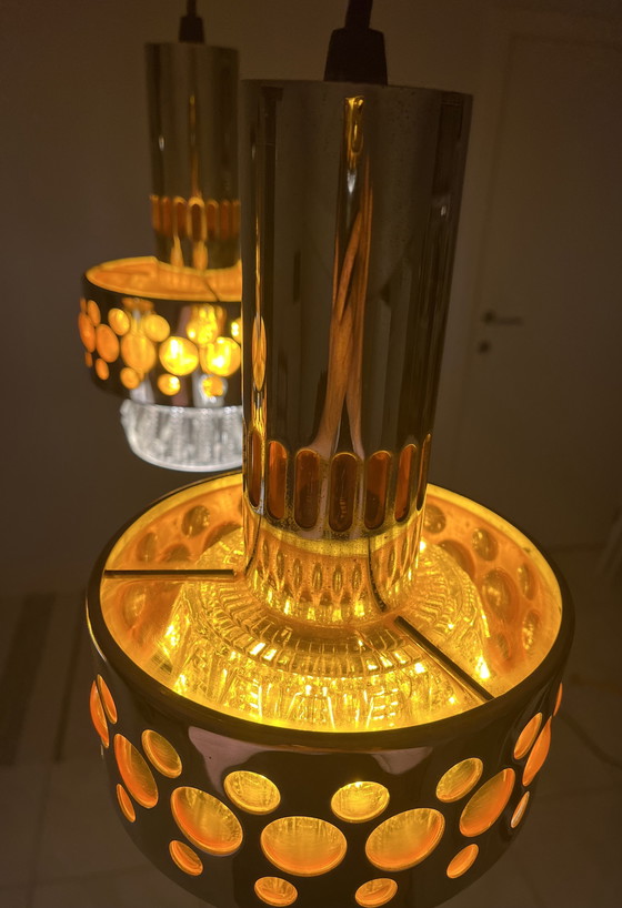 Image 1 of La lampe à incandescence est âgée de 70 ans