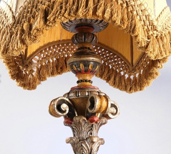 Image 1 of Italienische Stehlampe aus geschnitztem Holz aus der Mitte des 20. Jahrhunderts