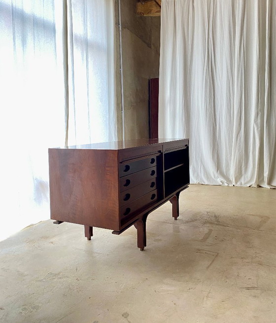 Credenza in palissandro di Gianfranco Frattini per Bernini, anni '60. – Credenze, Legno (photo 13 of 17)
