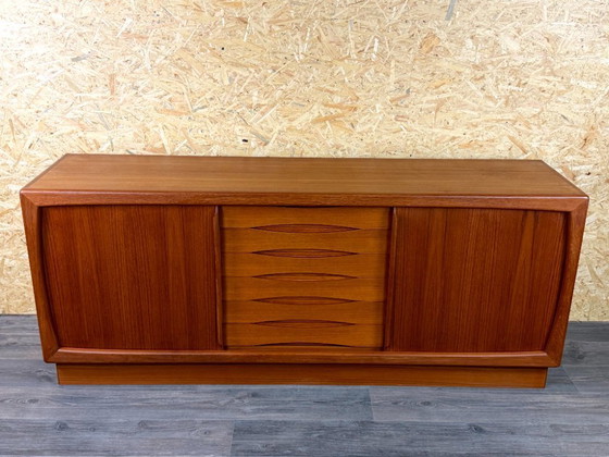 Image 1 of Dressoir/ladekast van teakhout uit de jaren 60/70 van Dyrlund, gemaakt in Denemarken.