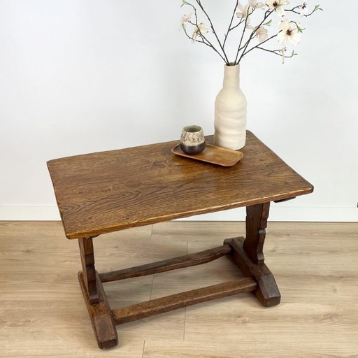 Table d'appoint en chêne – bois massif, pleine de caractère