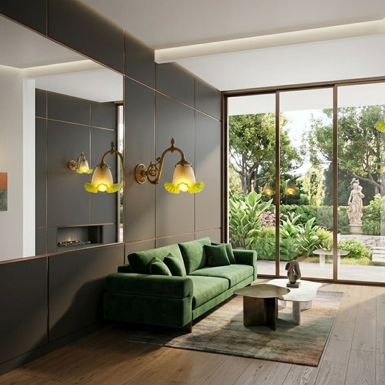 Image 1 of Wandleuchte im Stil Louis XVI. – Um 1930 – Ziselierte Bronze und Glaskugel aus Opalglas