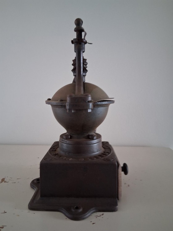 Image 1 of Molinillo de café Peugeot Frères antiguo de hierro fundido modelo A00