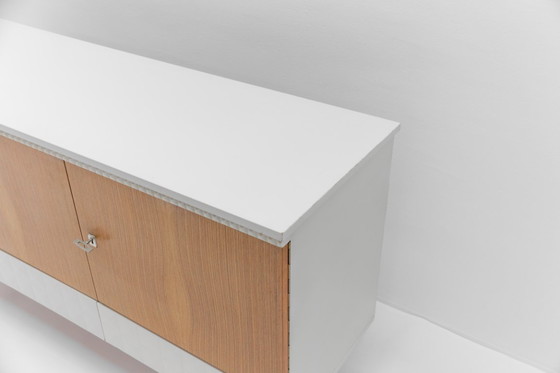 Image 1 of Credenza moderna marrone e bianca di metà secolo, anni '60