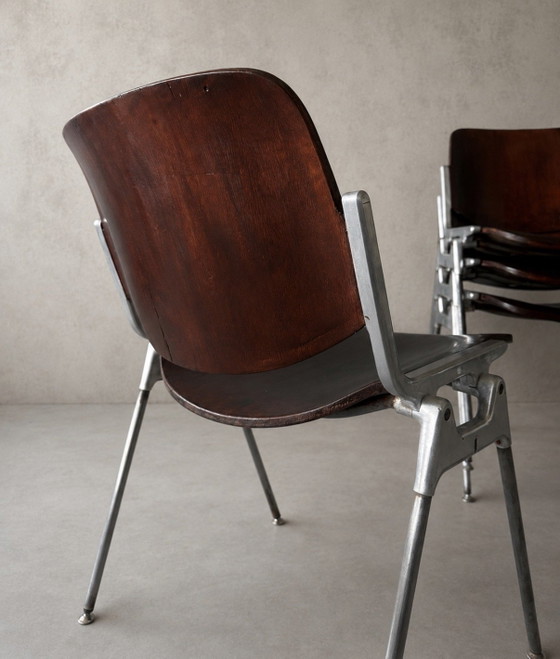 Image 1 of 4 vintage Castelli stoelen, bruin hout, prachtig patina