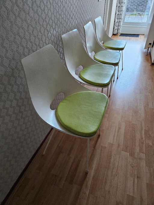 4x Tonneau Esszimmerstuhl von Pierre Guariche für Steiner