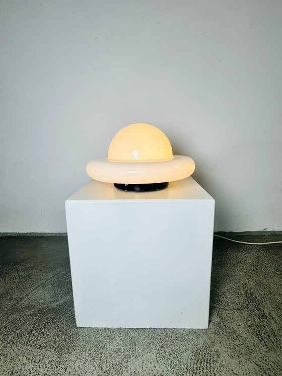 Sculptural UFO Space Age table lamp in opal glass, Italy, 1970s (photo 7 of 7)