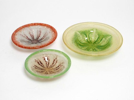Trois beaux grands bols en verre colorés des années 1930 de Karl Wiedmann pour WMF Ikora | ø30, ø27,5 & ø24