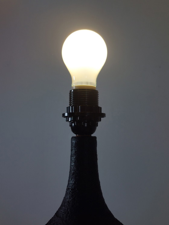 Image 1 of Lampada da tavolo vintage di metà secolo con base in ceramica.