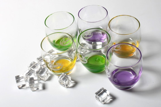 Lot de 6 verres à jus Amita vintage / Jaune, vert et violet / Grèce / Années 2000 – Amita Juice (photo 3 of 5)