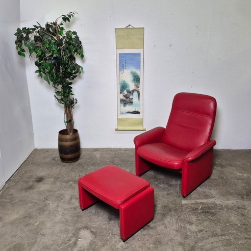 Canapé De Sede DS50 en cuir rouge avec ottoman, Suisse, années 1980