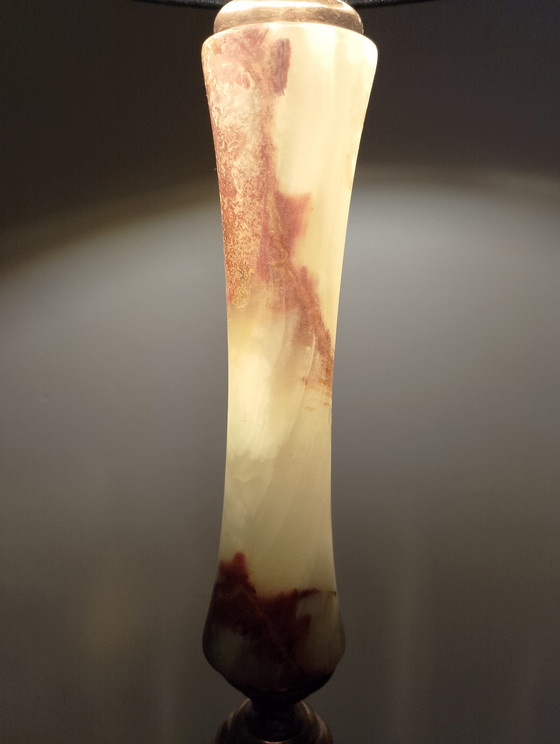 Image 1 of Grote lamp in Empire-stijl van massief brons met onyxafwerking, volledig gerestaureerd.