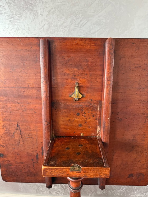 Image 1 of 1 Table à manger anglaise ancienne