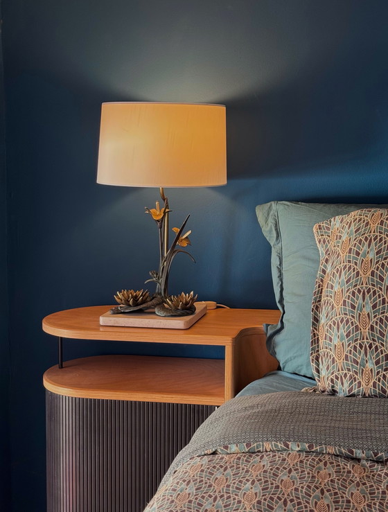 Image 1 of Lámpara de nenúfar de bronce de los años 70 sobre base de travertino - Inspirada en el Art Nouveau