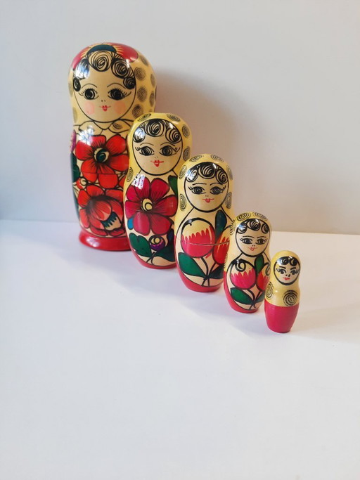 (W003) Ensemble de 5 matriochkas russes peintes à la main (19 à 3 cm)