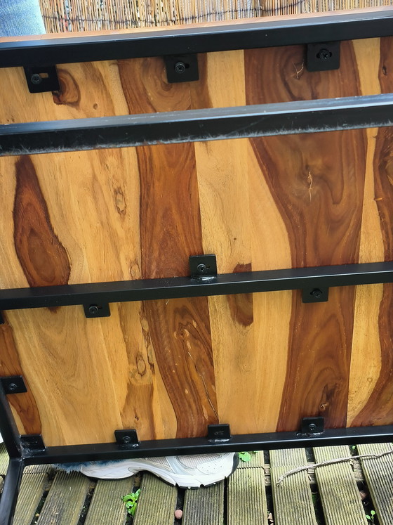 Image 1 of Wunderschöner Beistelltisch aus Mango-/Akazienholz