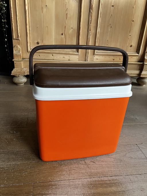 Fantastico frigorifero portatile Curver retrò