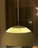 Lámpara colgante Arne Jacobsen
