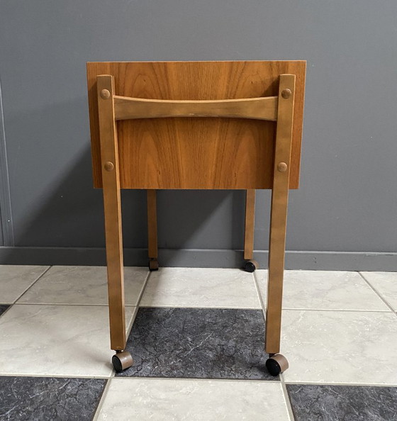 Costurero de madera con ruedas, años 70 – Armarios de almacenamiento, Wood (photo 13 of 13)