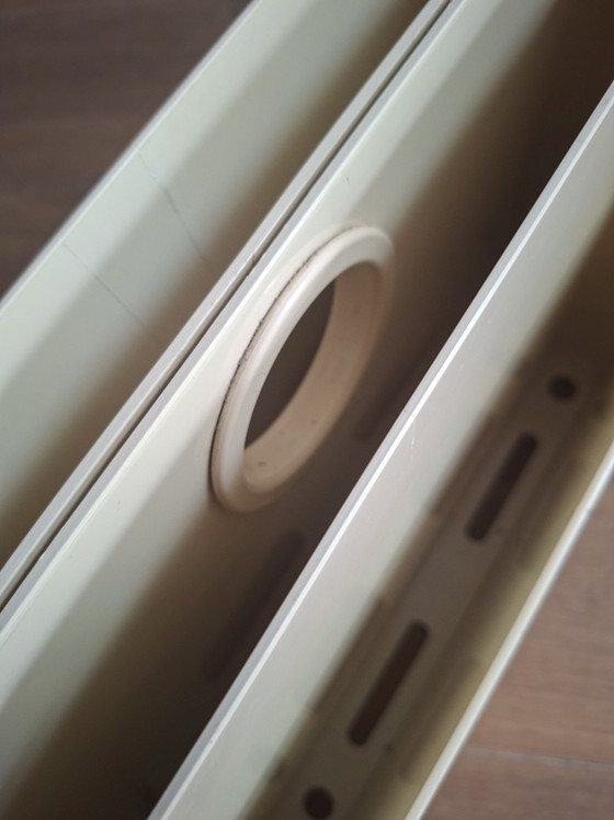 Kartell Kartell 4676 Porte-revues – Giotto Stoppino – Plastic (photo 2 of 11)
