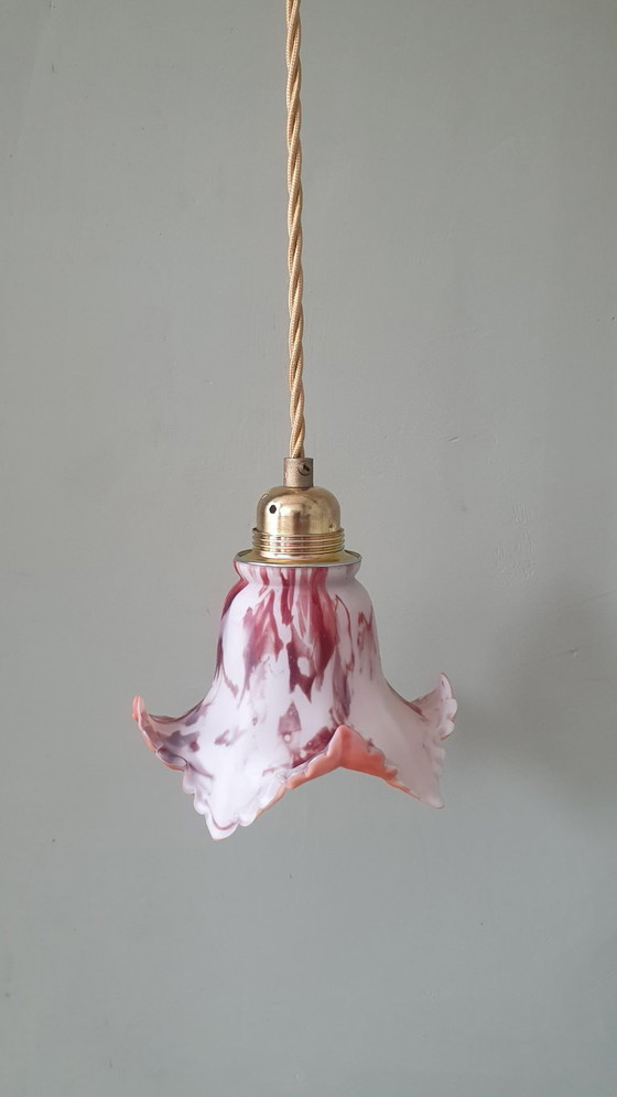 Suspension en verre ancien vintage. Marbré rouge et blanc. – Metal (photo 2 of 23)