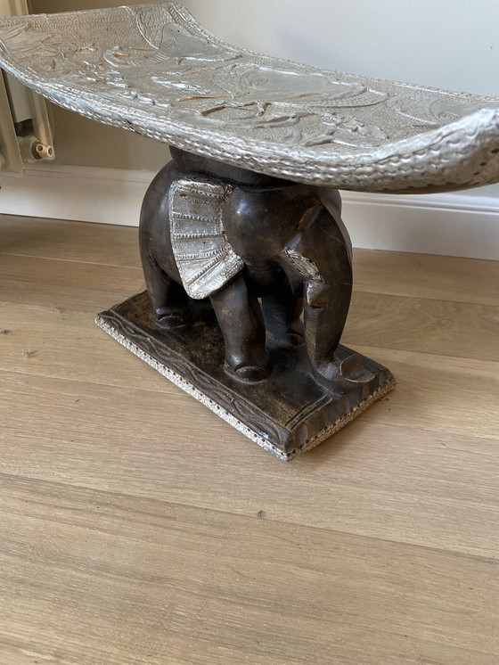 Image 1 of Tabouret vintage afrikaanse Ashanti 