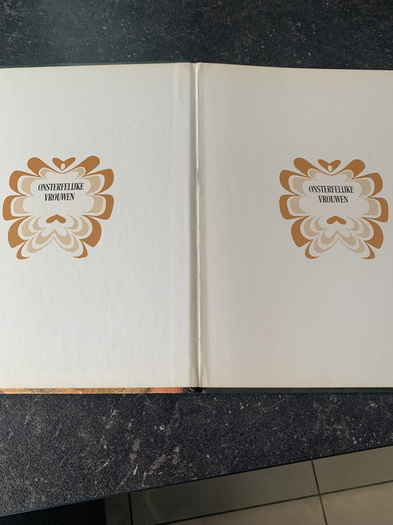 Serie di Libri in 3 Parti – Libri d'arte, Paper (photo 6 of 15)