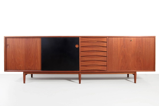 Arne Vodder Model 29 teak sideboard for Sibast, Denmark 1950 – Wood, Design (photo 4 of 7)