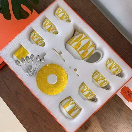 Image 1 of Juego de té de la serie Soleil D’Hermès (15 piezas)