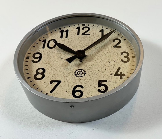 Image 1 of Grijze industriële fabriekswandklok van Chronotechna, jaren 50