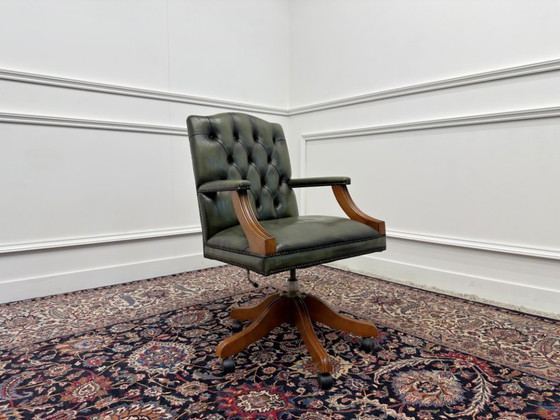 Silla de oficina Chesterfield inglesa verde – Sillas de oficina, Leather, Wood (photo 7 of 7)