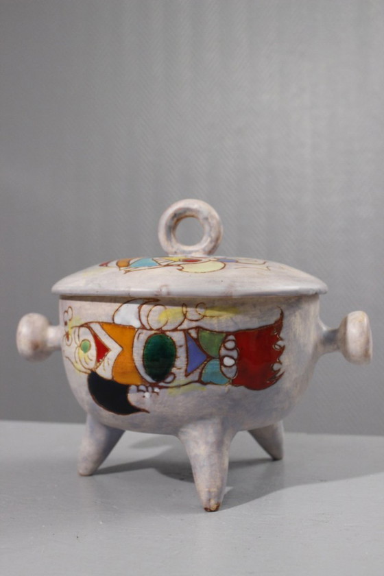 Image 1 of Marie Christine Treinen a Cerenne Vallauris - Grande vaso treppiede coperto, anni '50