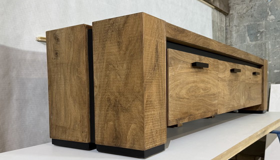 Image 1 of Mobile TV in legno di mango restaurato – design industriale –