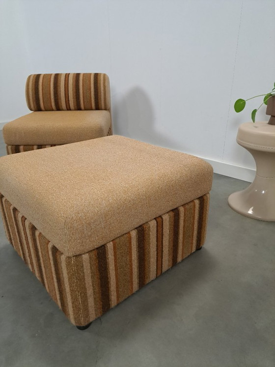 Image 1 of Gestreepte elementen fauteuil met hocker of sofa