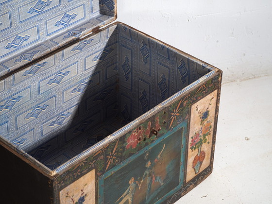 Baule cinese antico dipinto in legno di pino – Cina, circa 1900 – Armadi contenitori (photo 24 of 40)