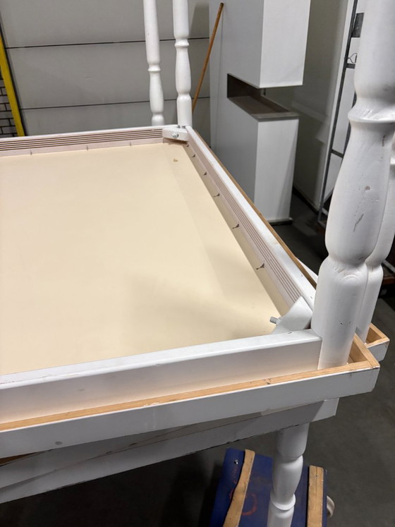 Image 1 of Grote witte houten tafel 150x150 cm – Landelijke stijl
