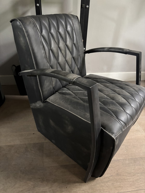 Image 1 of Neuer Ledersessel im Industriestil