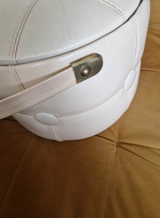 Pouf da cucito, vintage, in similpelle – Oggetti decorativi, Mdf, Plastic (photo 9 of 9)