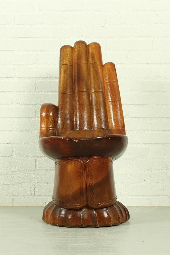 Image 1 of Hand Chair Surrealistischer skulpturaler Sitz (Stil der 1970er Jahre)