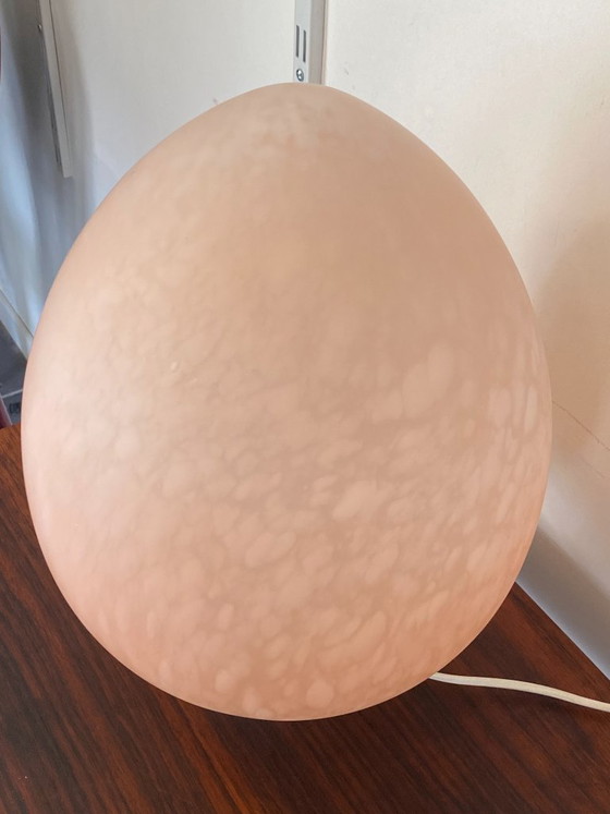 Image 1 of Luminaire Lampe œuf egg rose en verre moucheté verre de Vianne vintage 1970