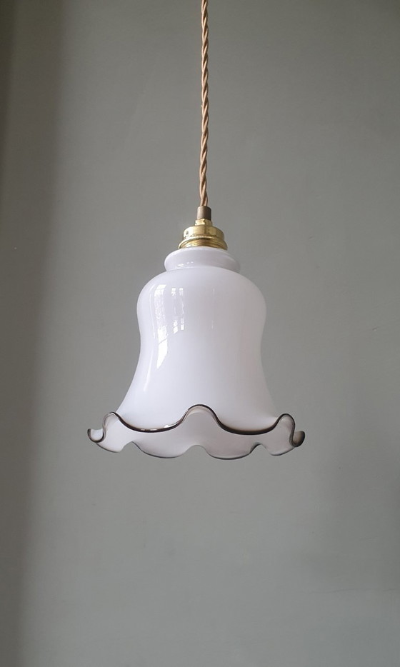 Image 1 of Lampada a sospensione floreale in vetro vintage con bordo decorativo