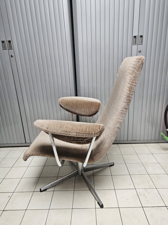 Image 1 of   Goldsiegel fauteuil uit de jaren 60 of 70 .