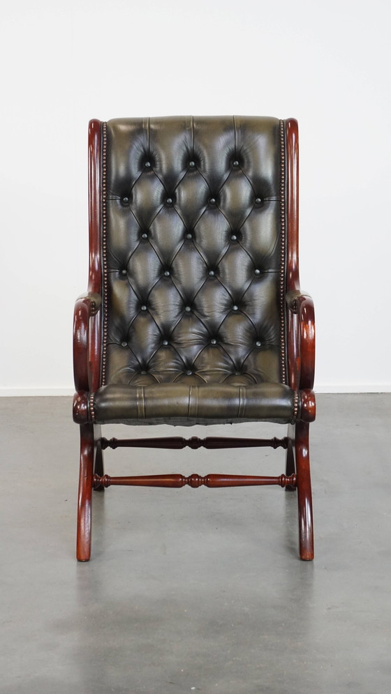 Image 1 of Poltrona Chesterfield inglese in pelle di mucca verde con legno