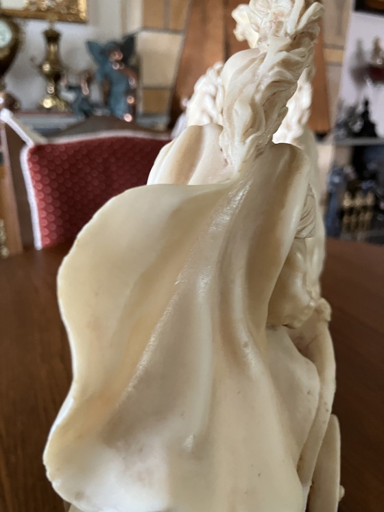 Image 1 of Large Roman Statue (50 cm wide) – Chariot & Horses – Ivory look