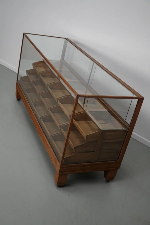 Vitrina o mostrador de mercería antiguo británico de roble, años 20/30.
