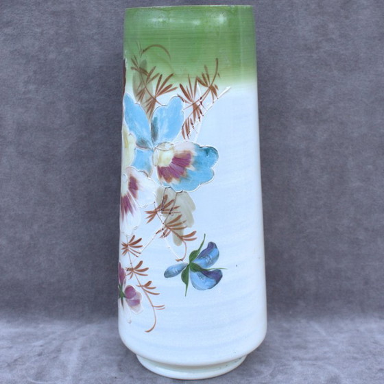 Image 1 of Vaso antico in opalino con dipinto floreale