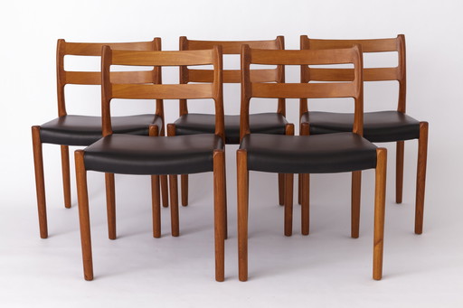 5 Stühle Niels Otto Møller Modell 84 - dänische Esszimmerstühle aus Teakholz und Leder (1974) - Mid-Century Modern Design