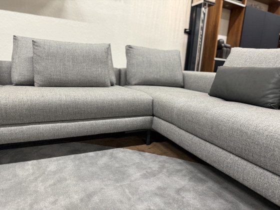 Image 1 of Divano angolare Aikon Lounge 24 in tessuto Mellow, disponibile in magazzino