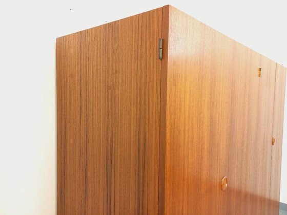 Image 1 of Armadio vintage in teak in stile scandinavo degli anni '60