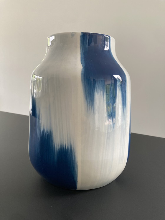 Image 1 of Vaso con moderno motivo a righe